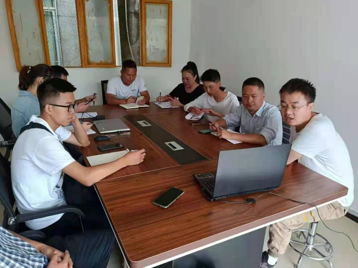 麦金地集团下的越西农贸市场、中央厨房实验室
